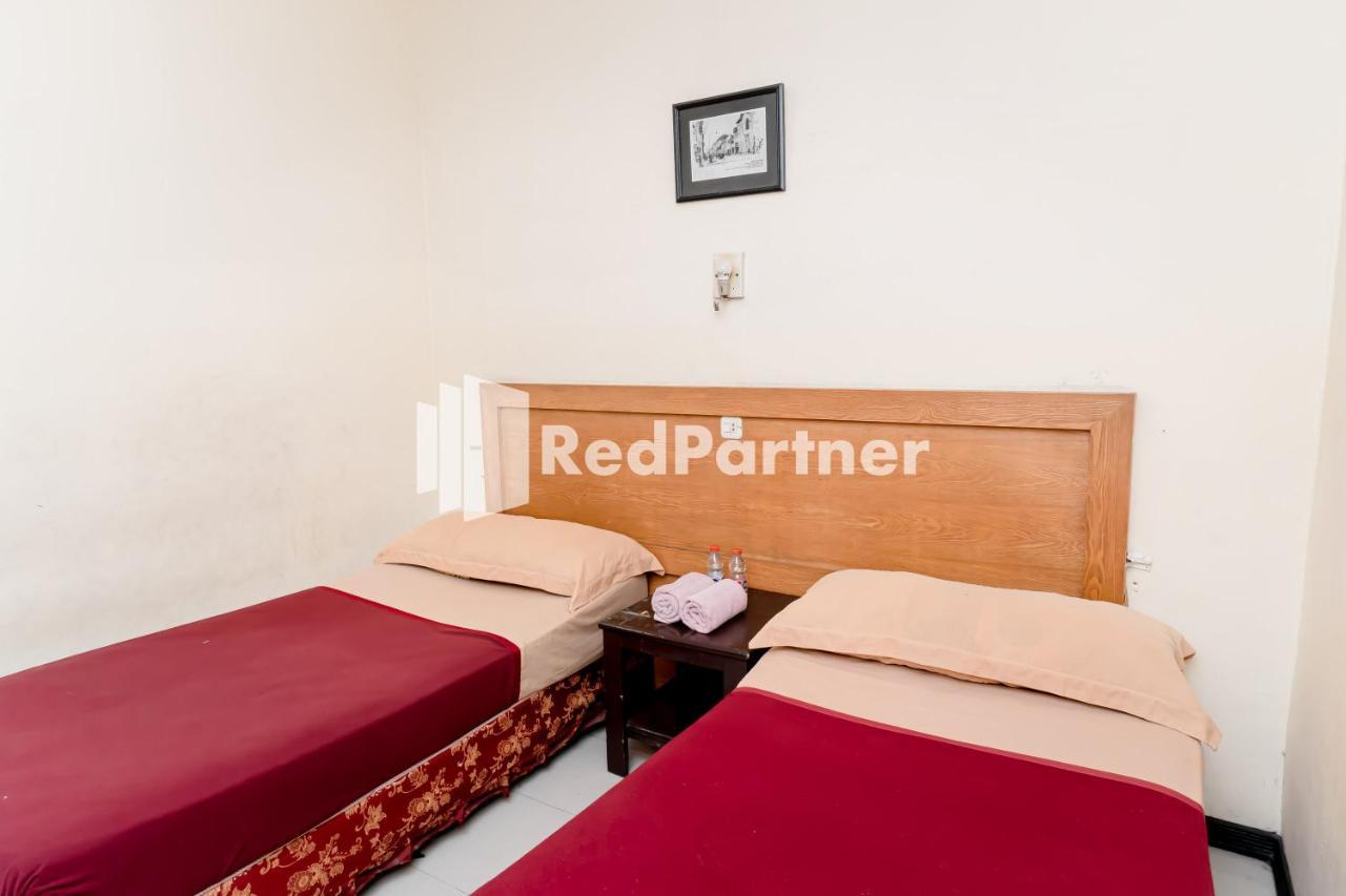 Cherry Pink Hotel Medan Mitra Reddoorz Exterior foto